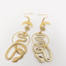 Cargar imagen en el visor de la galería, Star Moon Snake Pendant Earrings

